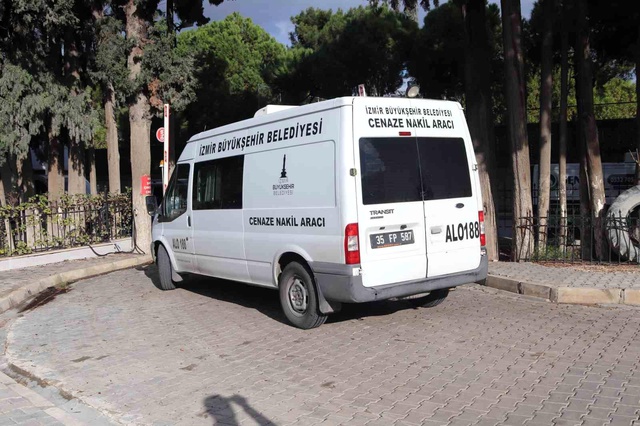 Asansörde ölü bulunmuşlardı! Ön otopsi sonucunda anne ve kızın iple boğuldukları tespit edildi Asansörde ölü bulunmuşlardı! Ön otopsi sonucunda anne ve kızın iple boğuldukları tespit edildi