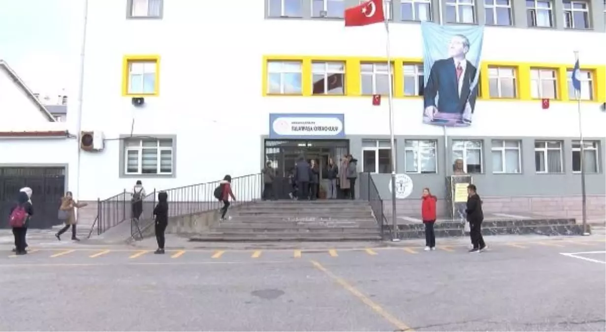 Konya'da ara tatilin ardından öğrenciler ders başı yaptı