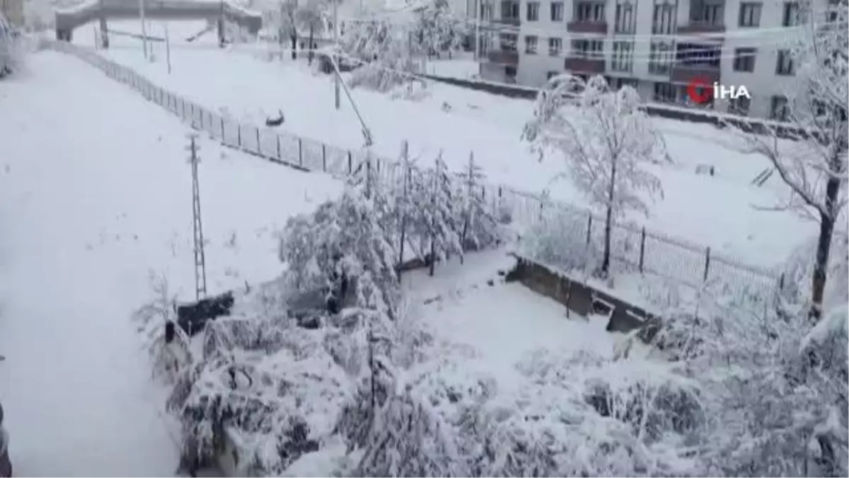 Aşkale'ye mevsimin ilk karı yağdı