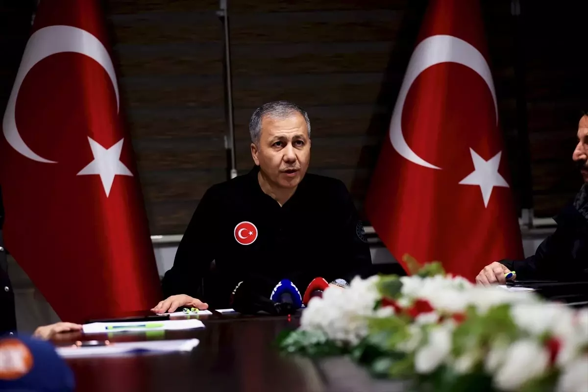 Bakan Yerlikaya, Zonguldak\'ta iletişimin kesildiği geminin battığını bildirdi Açıklaması