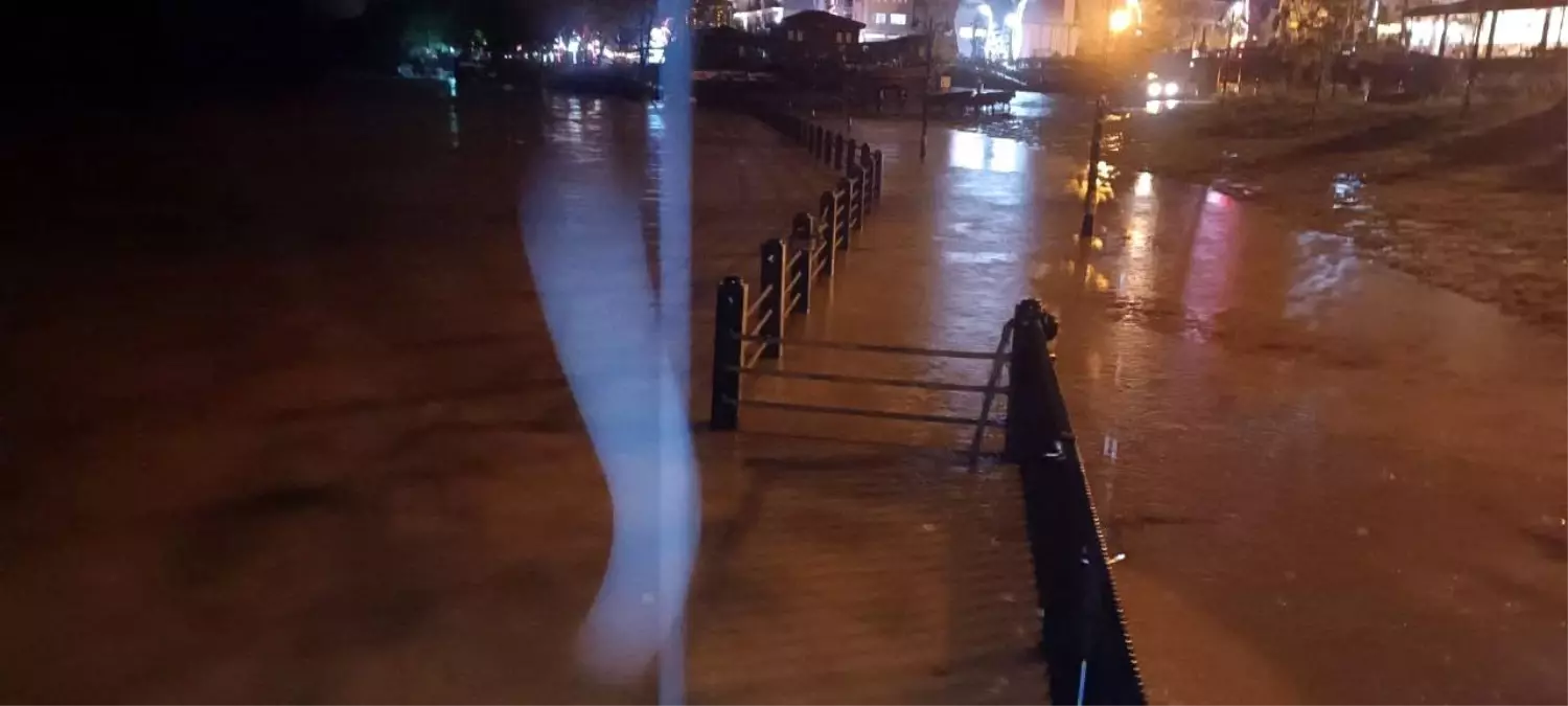 Bartın\'da Sağanak Yağış Nedeniyle Irmaklar Yükseldi