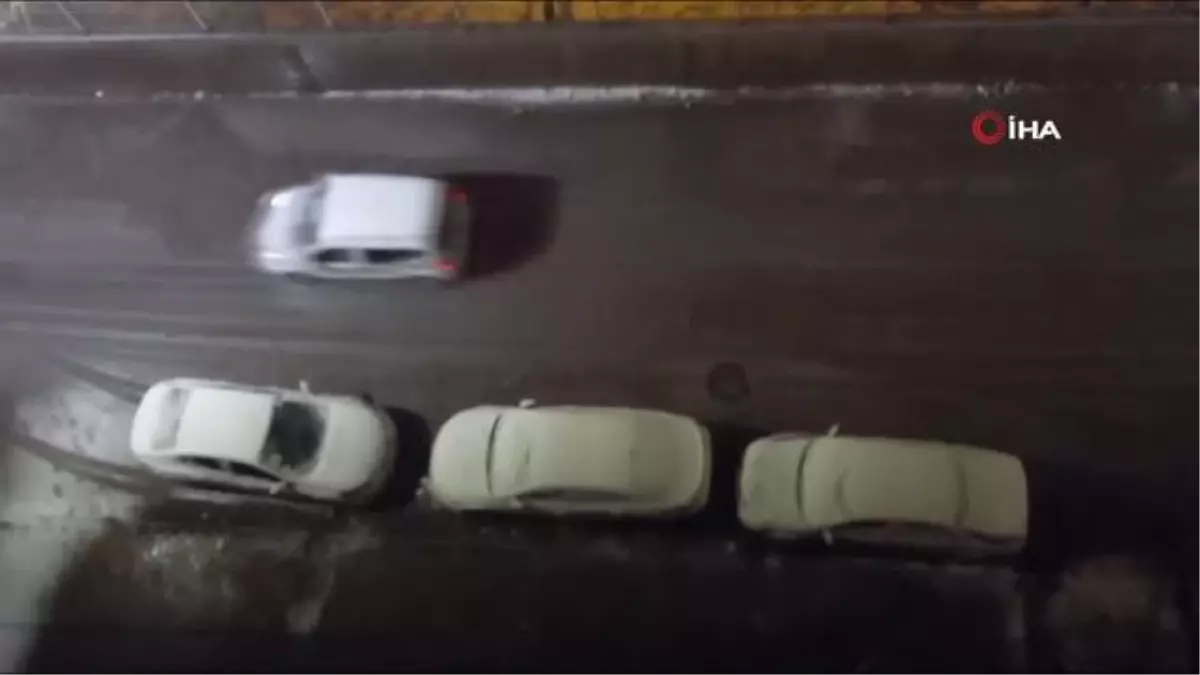 Bitlis'te beklenen kar yağışı başladı