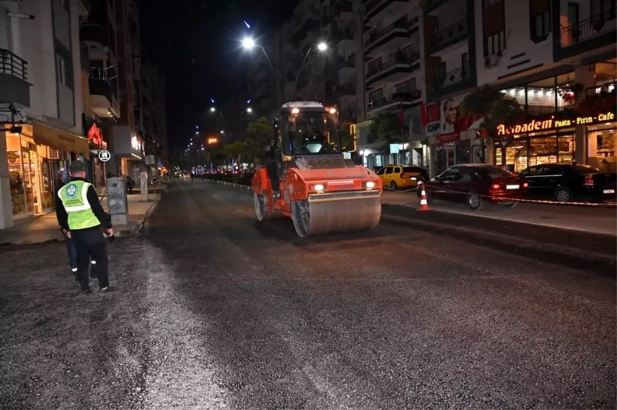 Manisa Büyükşehir Belediyesi, Kenzi Caddesi\'ndeki asfalt çalışmalarını gece saatlerinde tamamladı