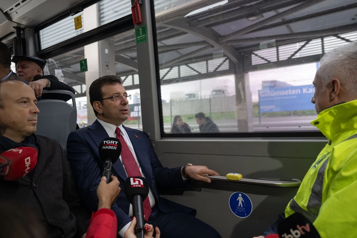 İBB Başkanı İmamoğlu, metrobüs yolundaki beton yolu deneyimledi