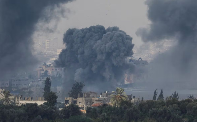 İsrail savaş uçaklarından Han Yunus ve Endonezya Hastanesi'ne bombardıman! Onlarca kişi hayatını kaybetti