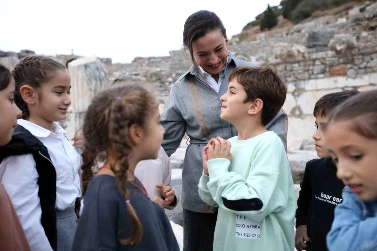 Efes Selçuk Çocuk Meclisi, Dünya Çocuk Hakları Günü\'nde kuruldu