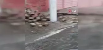 Kahta'ya sağanak vurdu, evleri su bastı
