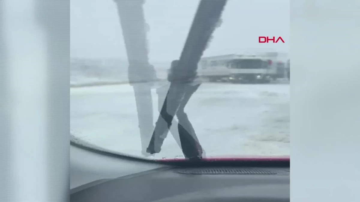 Kars ve Ardahan\'da Kar Yağışı ve Fırtına Ulaşımı Olumsuz Etkiledi