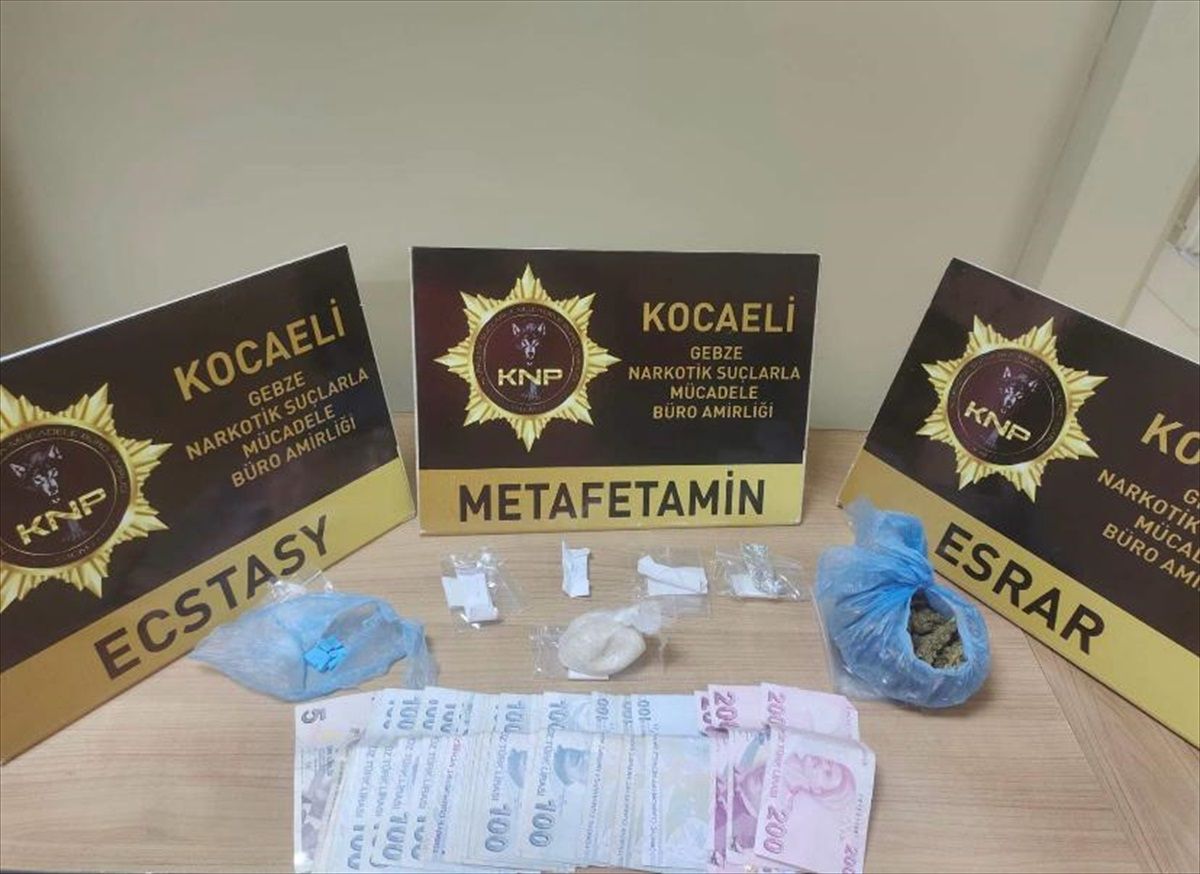 Kocaeli\'de Uyuşturucu Operasyonunda 4 Şüpheli Tutuklandı