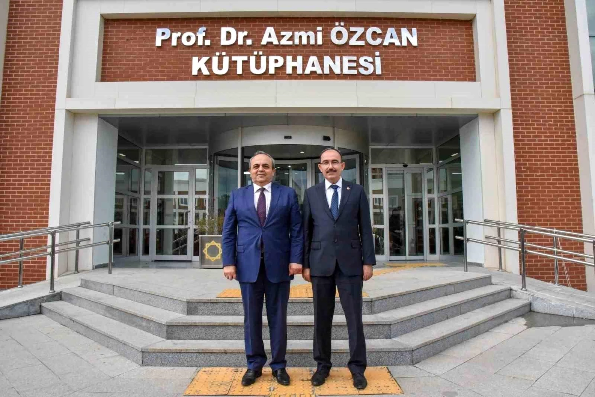 Bilecik Şeyh Edebali Üniversitesi Kütüphane ve Bilgi Merkezi\'ne Prof. Dr. Azmi Özcan\'ın adı verildi