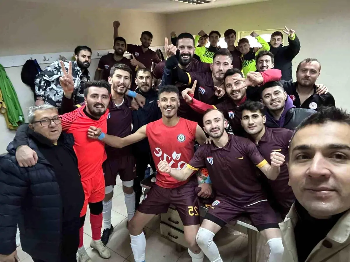 Selendi Belediyespor, deplasmanda Kula Ülküspor\'u 2-1 yenerek 3 puan aldı