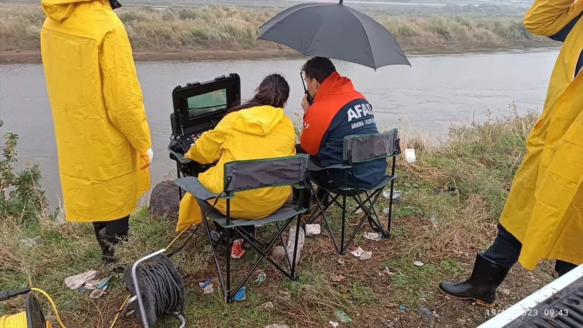 Şırnak\'ta kaybolan genç için Dicle Nehri\'nde arama çalışmaları devam ediyor