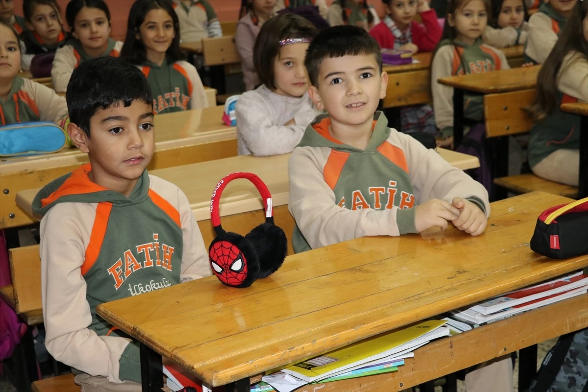 Van, Bitlis, Hakkari ve Muş\'ta Okullar Yeniden Açıldı