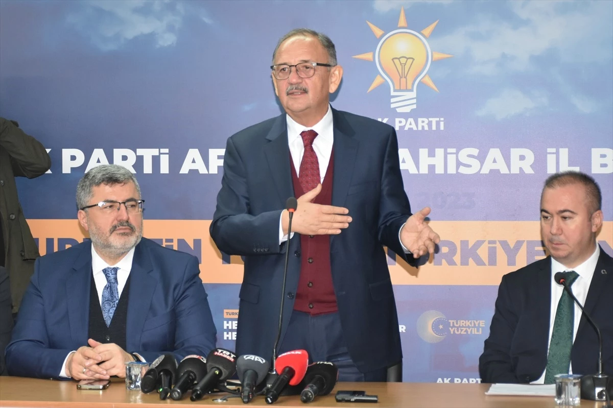 Bakan Özhaseki, Afyonkarahisar\'da AK Parti İl Başkanlığı\'nda konuştu Açıklaması
