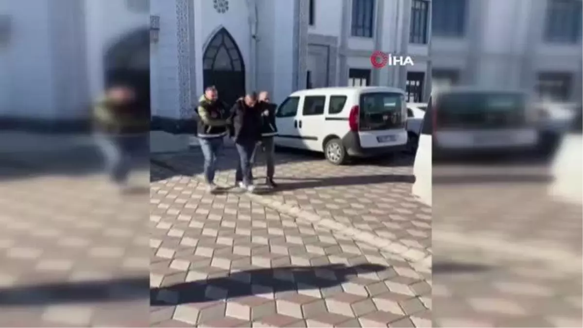 Kartepe\'de Tatlıcı Dükkanında Cinayet: Genç Hayatını Kaybetti