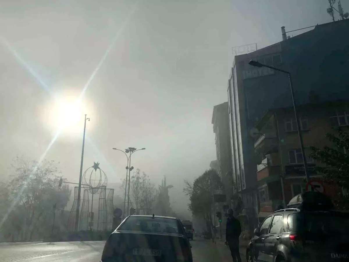 Bilecik\'te Yoğun Sis Trafiği Olumsuz Etkiledi