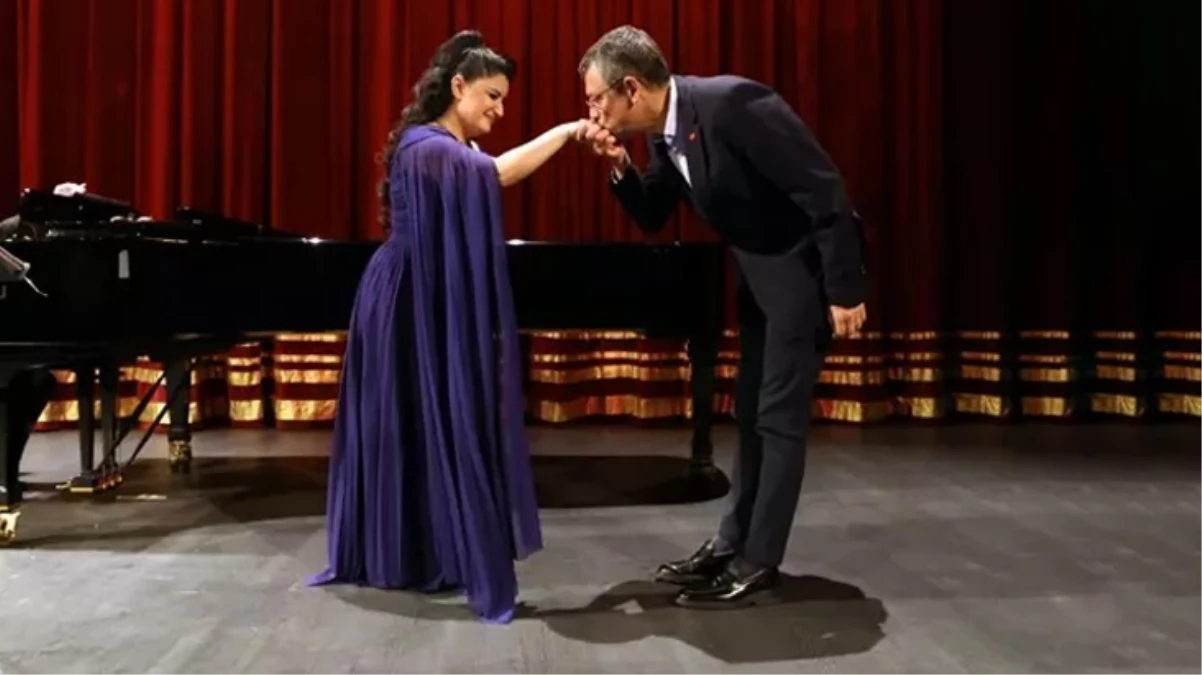 CHP lideri Özel\'in Kürt devleti isteyen soprano Pervin Chakar\'ın elini öpmesi ortalığı karıştırdı