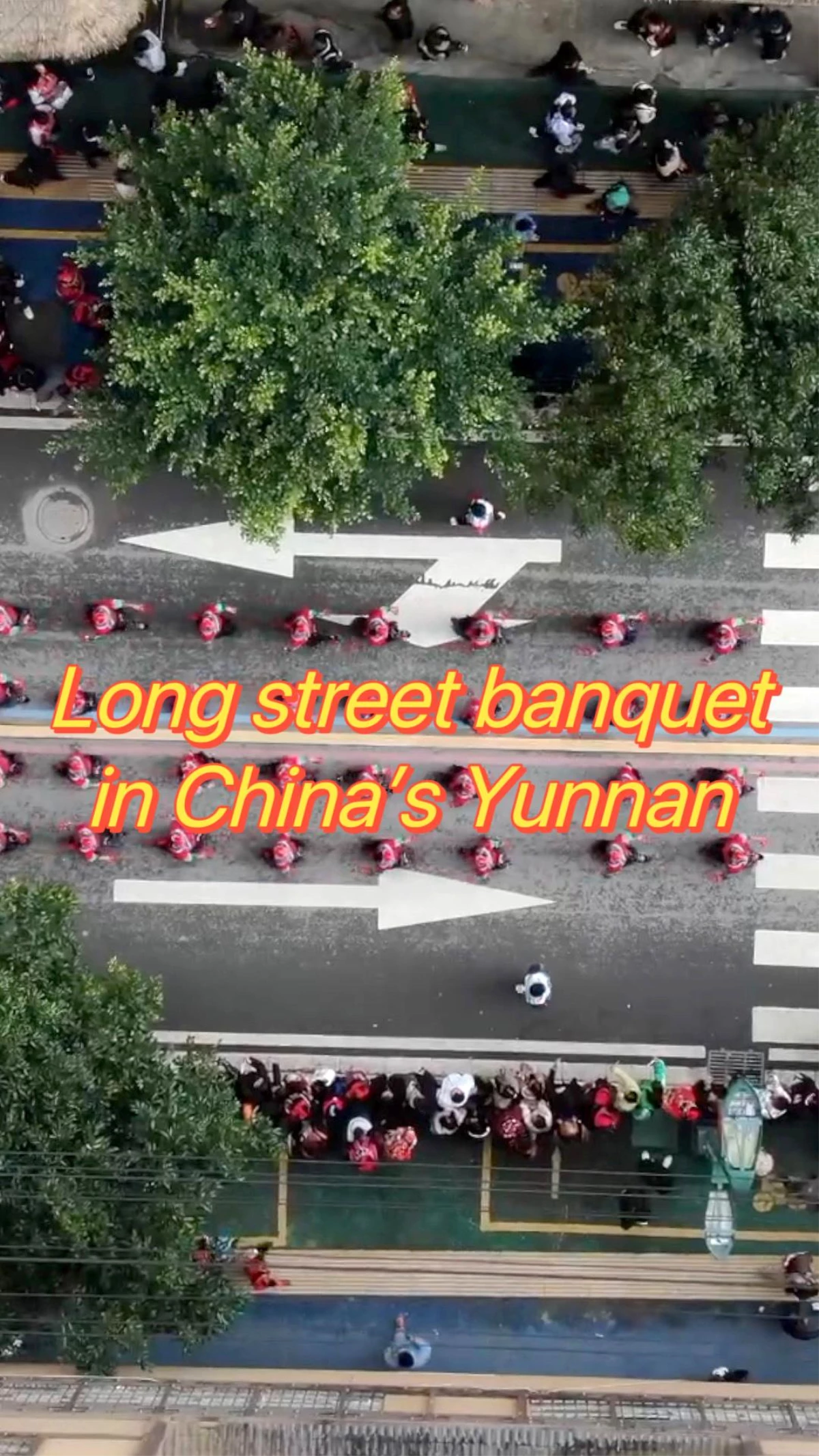Çin\'de düzenlenen sokak ziyafeti