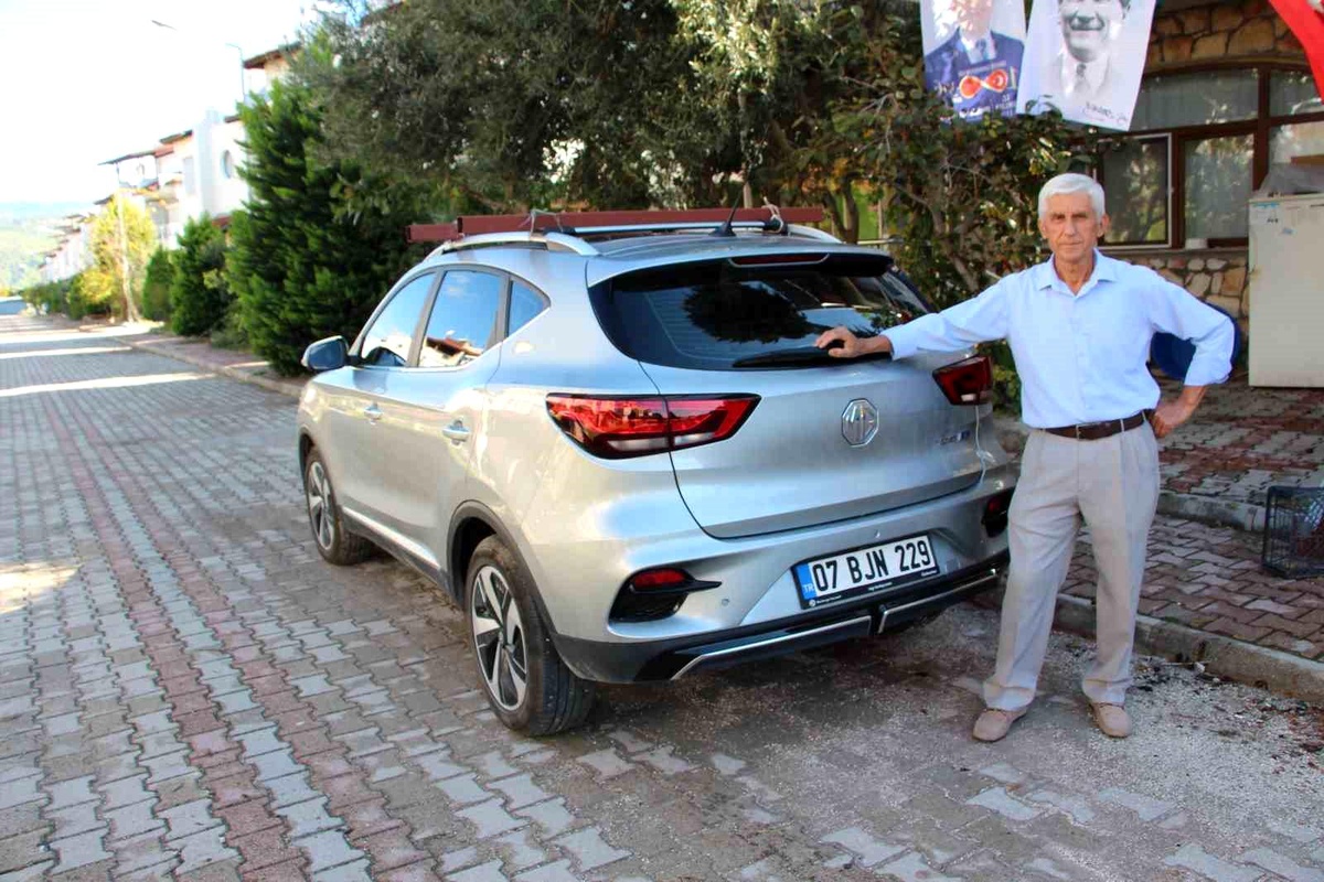 Emekli Öğretmen, Otomobiline Çeki Aparatı Takılamayınca Şok Yaşadı
