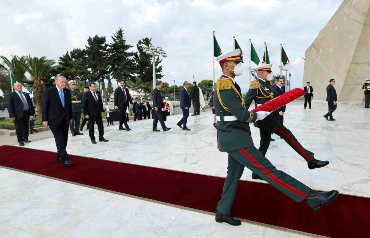 Cumhurbaşkanı Erdoğan, Cezayir\'e gitti