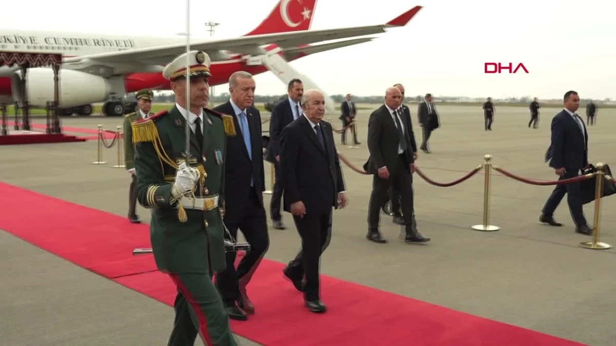 Erdoğan, Cezayir\'de resmi törenle karşılandı