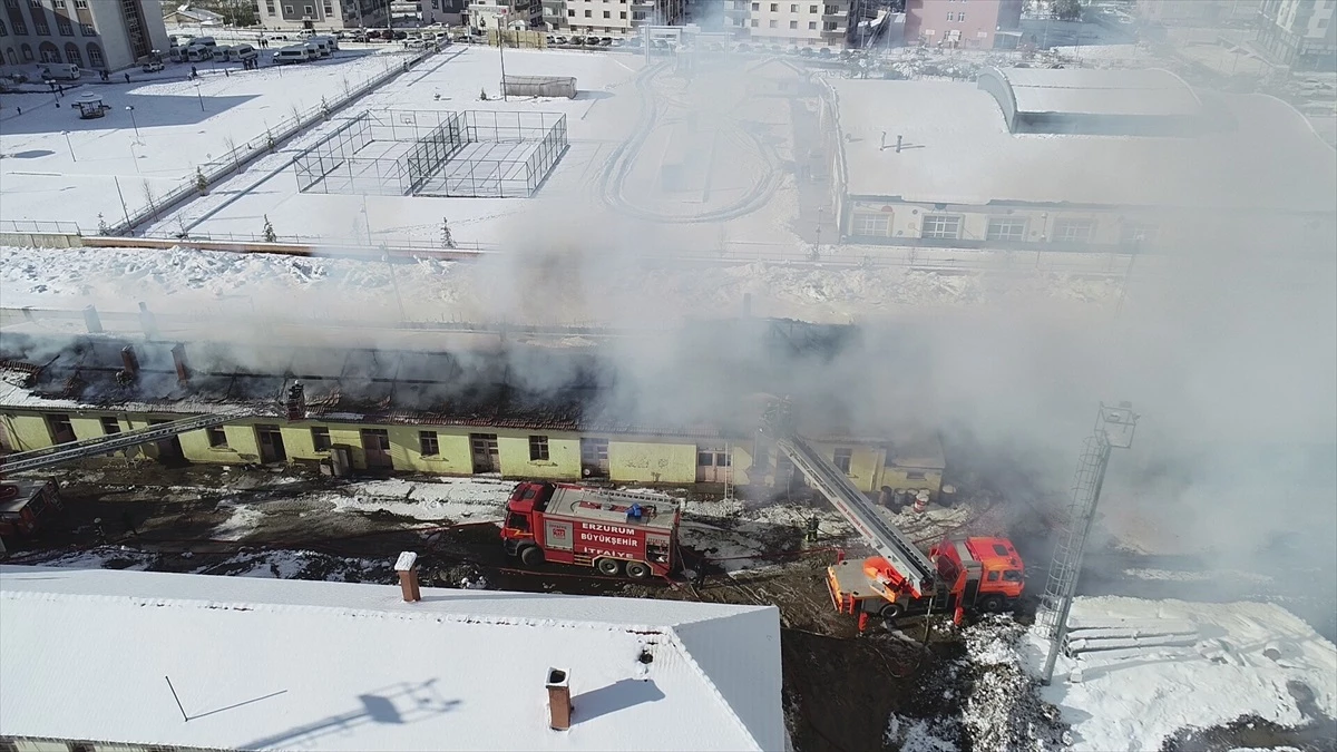 Erzurum\'da TCDD\'ye ait depoda çıkan yangın söndürüldü