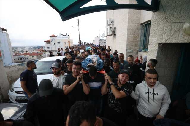 İsrail savaş uçakları Gazze'deki bir okul ve 9 eve bomba yağdırdı! Çok sayıda ölü ve yaralı var İsrail savaş uçakları Gazze'deki bir okul ve 9 eve bomba yağdırdı! Çok sayıda ölü ve yaralı var