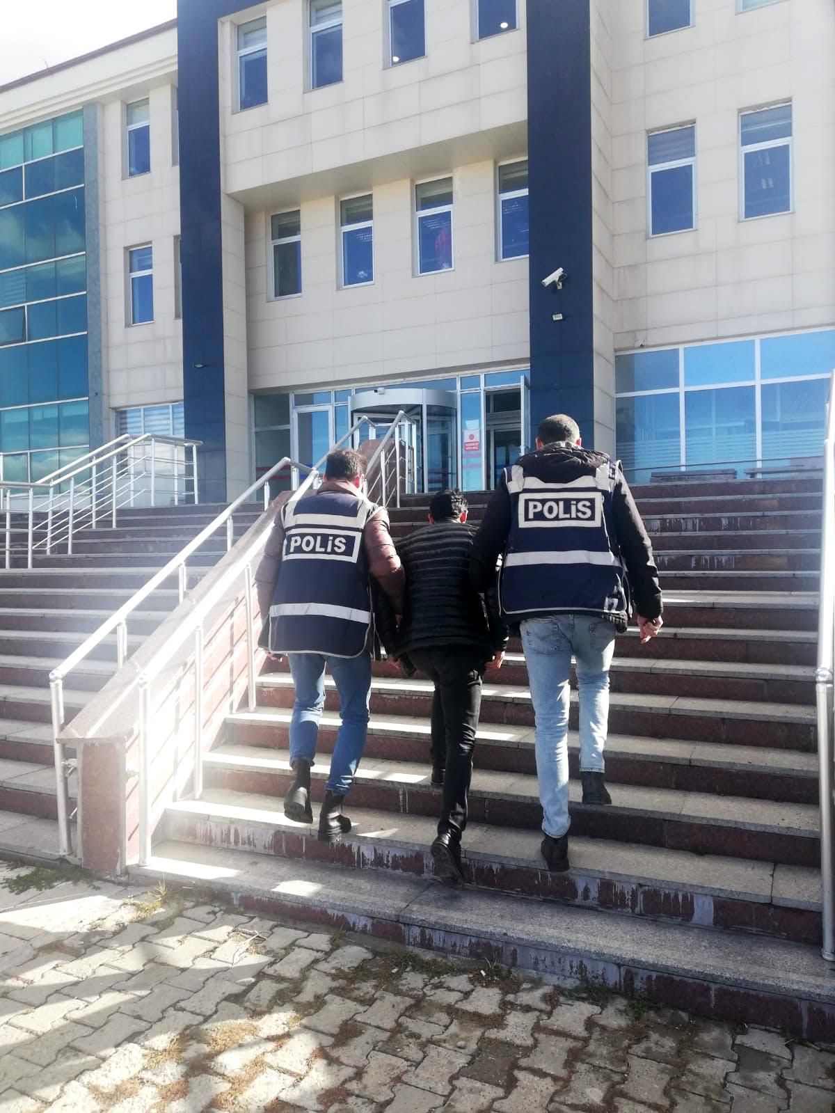 Kars\'ta Aranan 5 Kişi Yakalandı