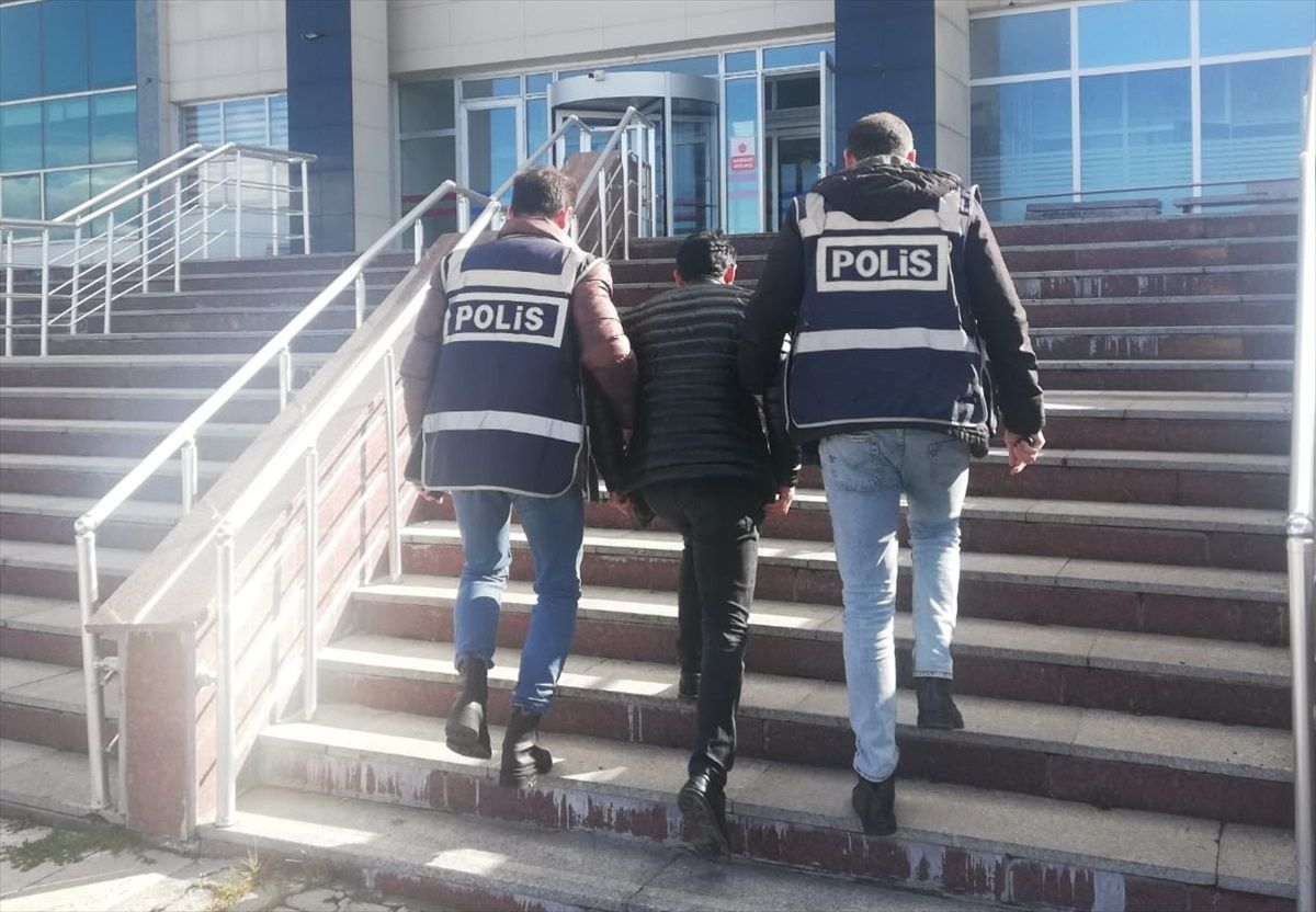 Kars\'ta Firari Hükümlüler Yakalandı