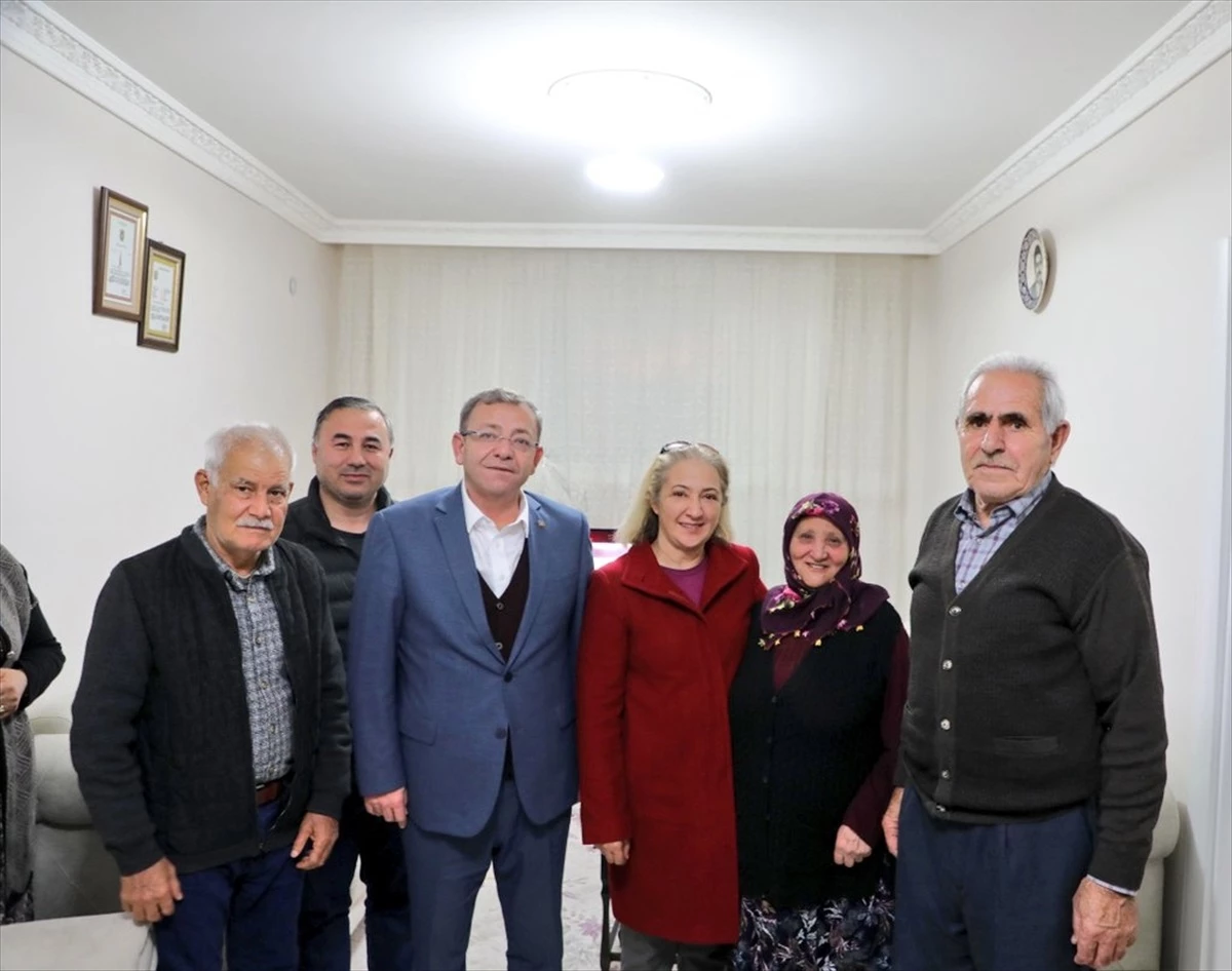 Kars Valisi ve Belediye Başkan Vekili Polat\'tan şehit ailelerine ziyaret