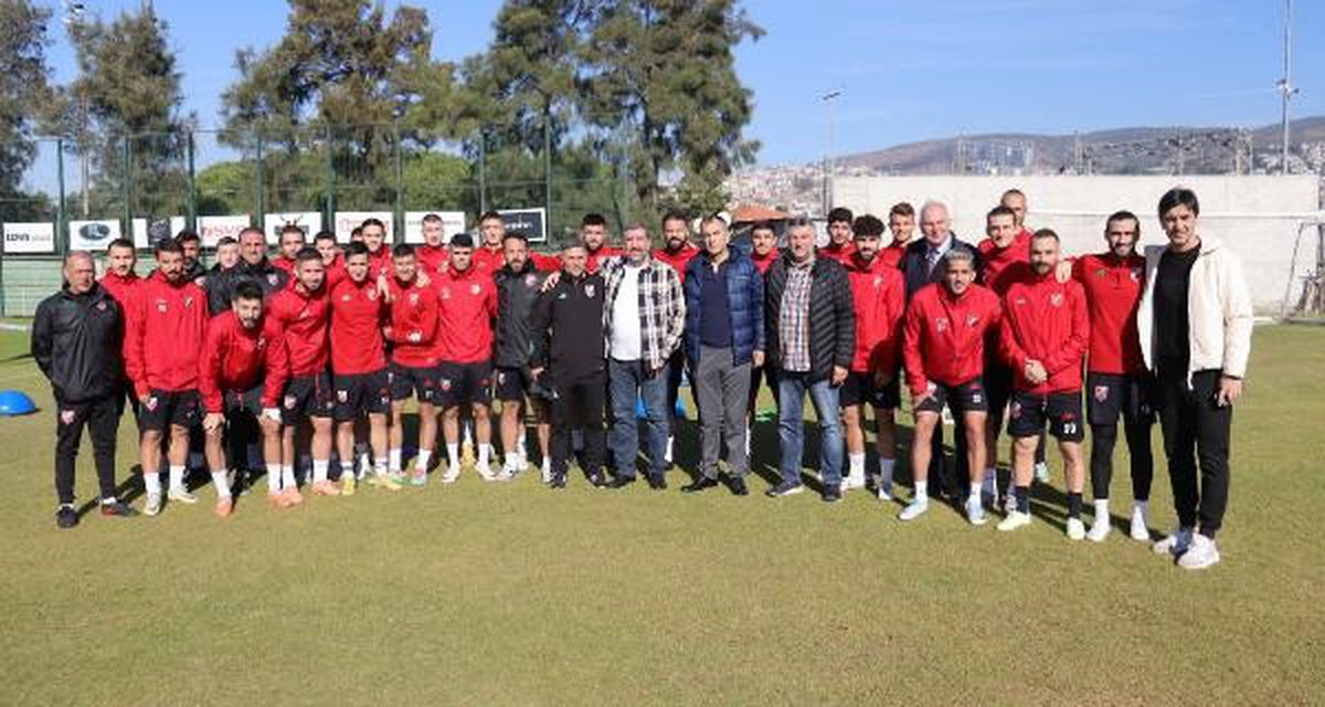 Karşıyaka, Kelkit Hürriyetspor\'u mağlup ederek zirveye göz kırpıyor