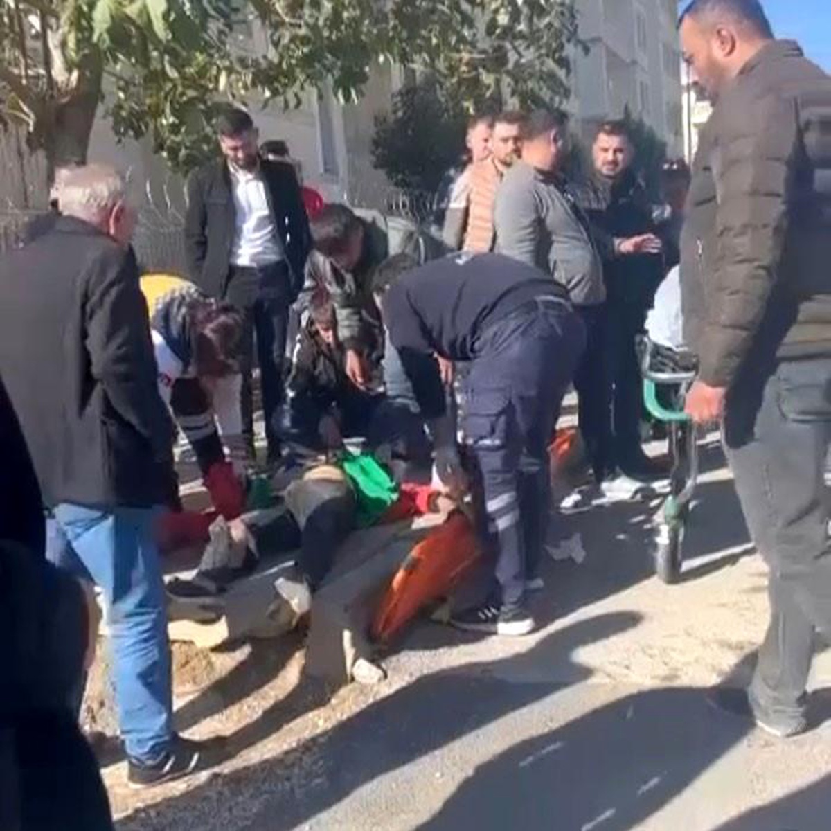 Mardin\'de motosiklet ile otomobil çarpıştı: 2 yaralı