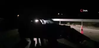 Minibüs ile otomobil çarpıştı: 3 yaralı