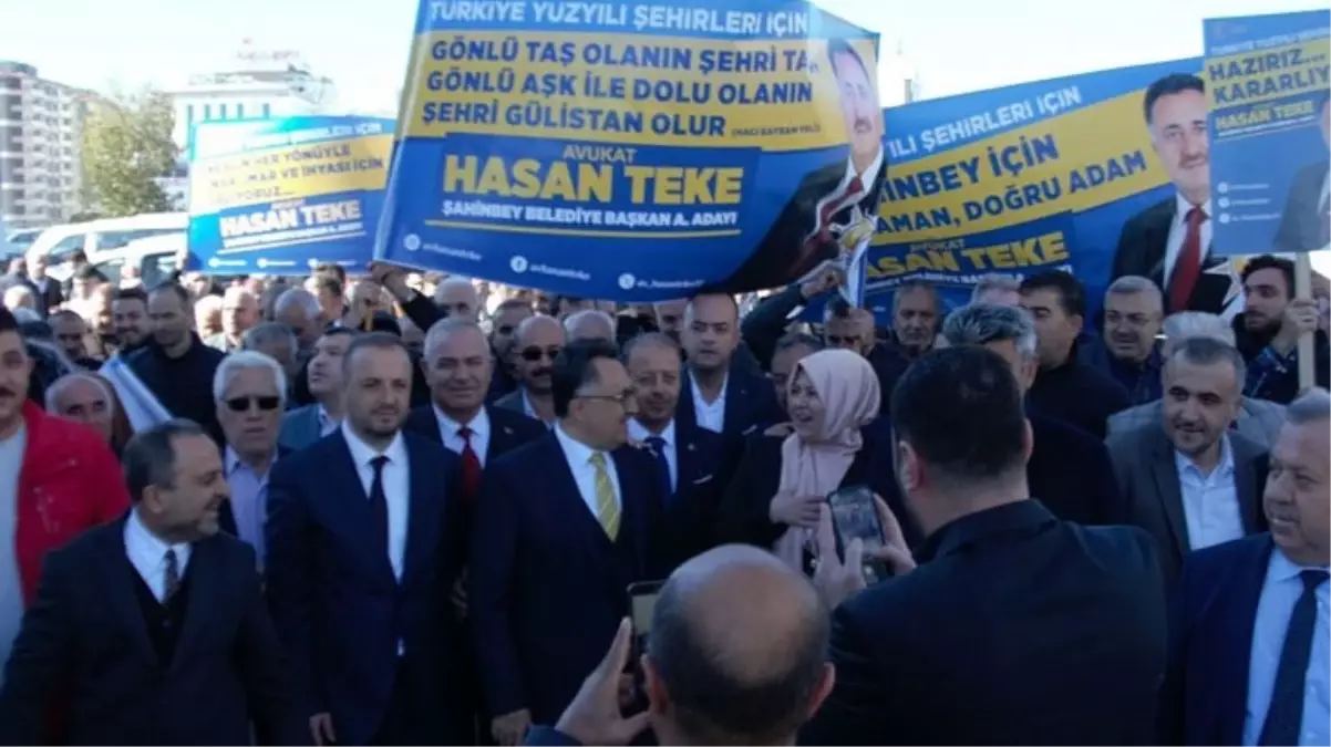 Miting gibi adaylık başvurusu! Avukat Hasan Teke, Şahinbey Belediyesi Başkanlığı\'na aday adayı oldu