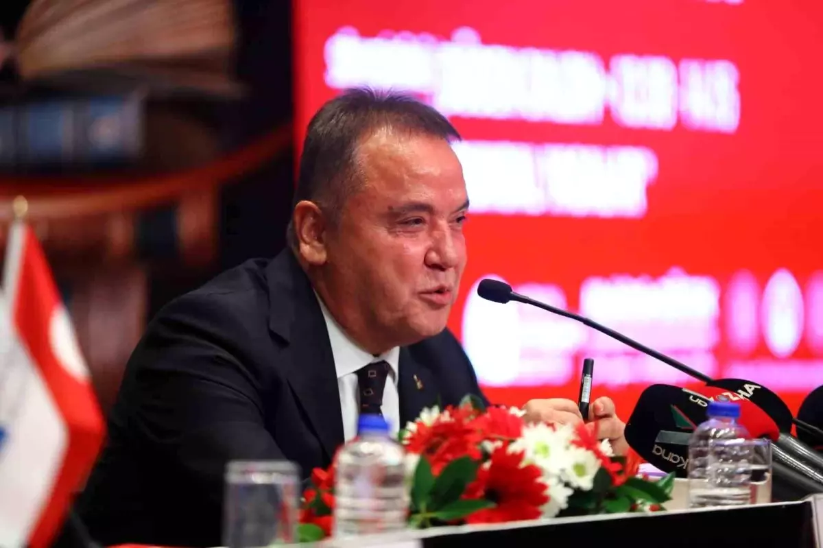 Antalya Büyükşehir Belediye Başkanı Muhittin Böcek Adaylık İddialarına Cevap Verdi
