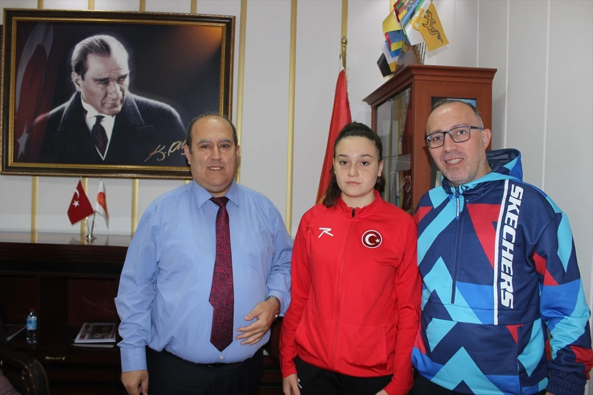 Osmaneli Belediyespor Karate Takımı Başarılarıyla Ödüllendirildi