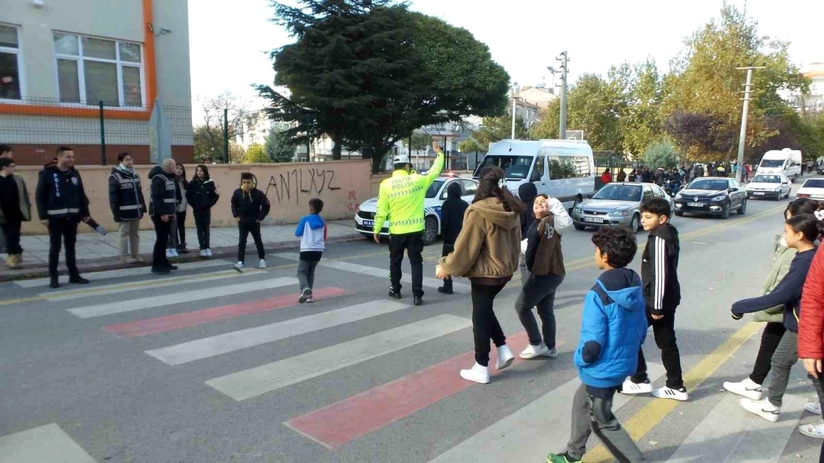 Kırşehir\'de Okul Çevrelerinde Denetim Faaliyetleri Arttırıldı