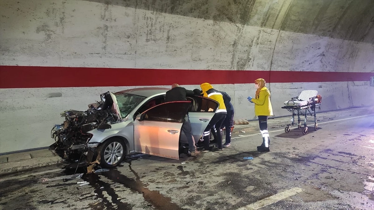 Rize\'de trafik kazası: 3 kişi yaralandı