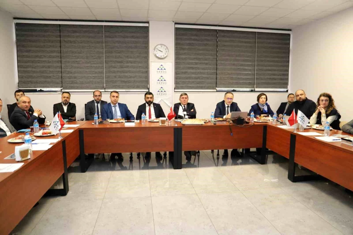 SEDAŞ, Kocaeli\'de Muhtar Dernek Başkanları İle İletişim Toplantısı Gerçekleştirdi