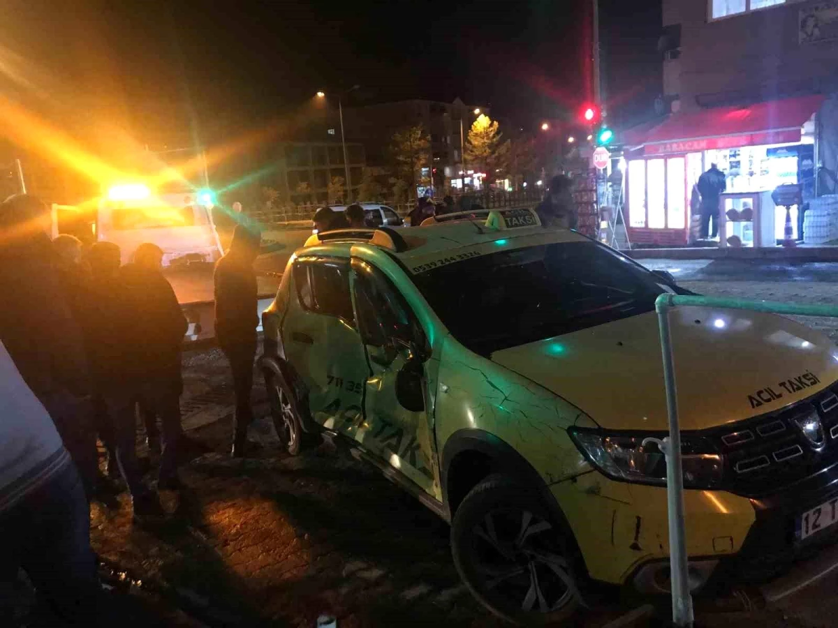 Solhan ilçesinde maddi hasarlı trafik kazası