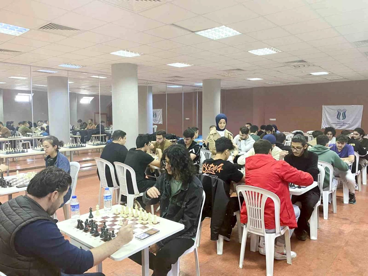SUBÜ Satranç Topluluğu ile Sağlık Kültür ve Spor Daire Başkanlığı Koordinasyonunda Satranç Turnuvası Düzenlendi