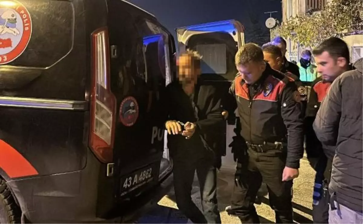Ehliyetsiz Sürücü Polis Aracına Çarptı, 32 Suç Kaydı Olan Şahsa Ceza Kesildi