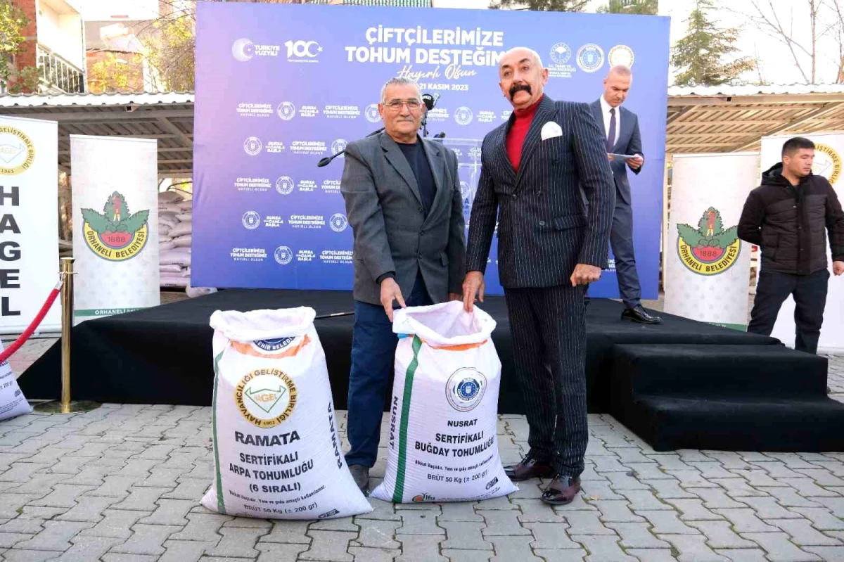 Bursa Büyükşehir Belediyesi, Orhaneli\'deki çiftçilere tohum dağıttı