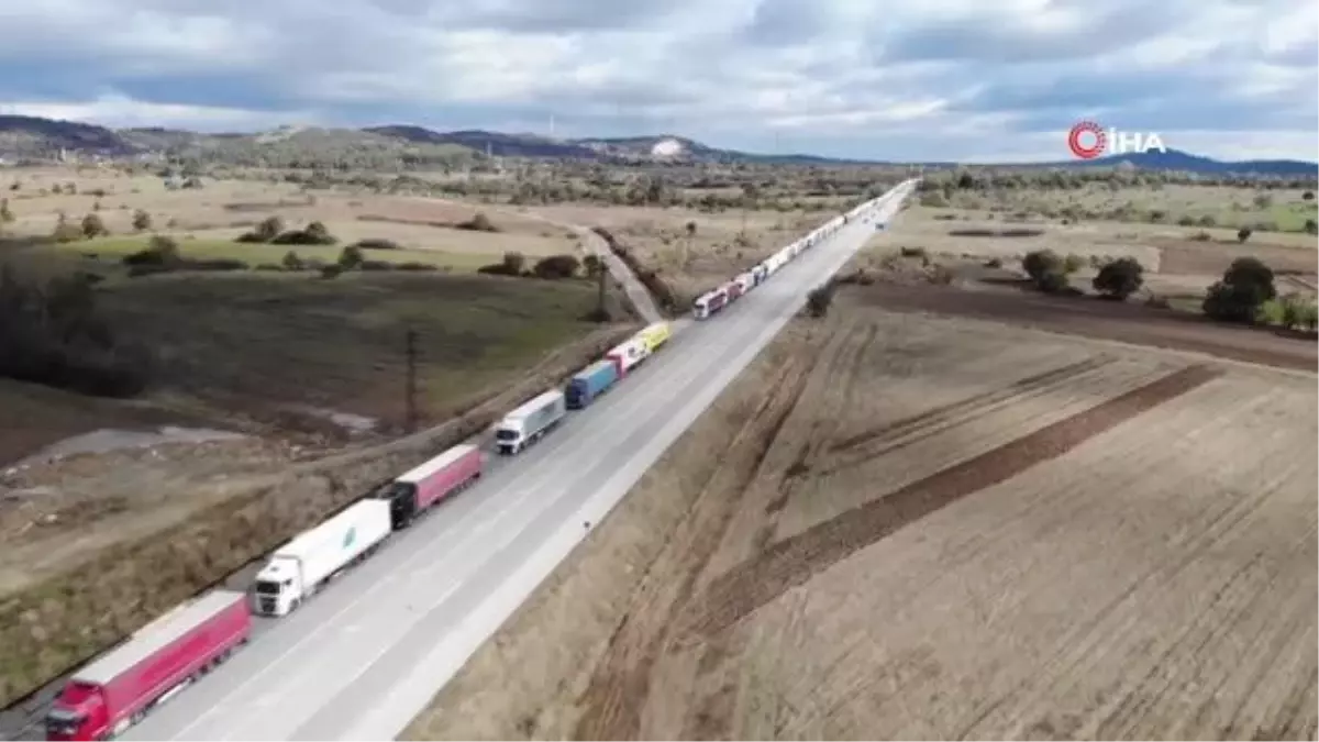 Türkiye-Bulgaristan sınırında kilometrelerce tır kuyruğu oluştu