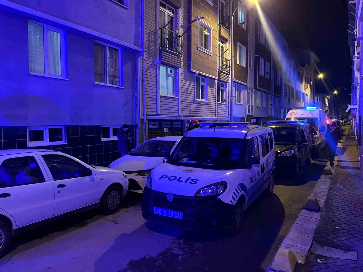 Eskişehir\'de Yabancı Uyruklu Şahıslar Arasında Çıkan Tartışma Kavgaya Dönüştü: 3 Yaralı