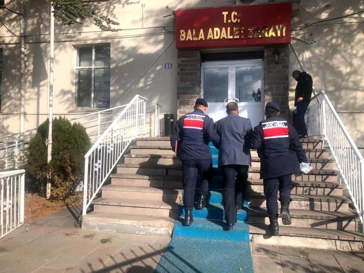 Ankara\'da Göçmen Kaçakçılarına Operasyon: 3 Organizatör ve 17 Kaçak Göçmen Yakalandı