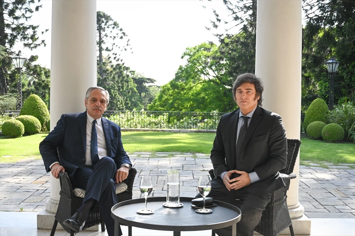 Arjantin Devlet Başkanı Seçilen Javier Milei, Alberto Fernandez ile Görüştü