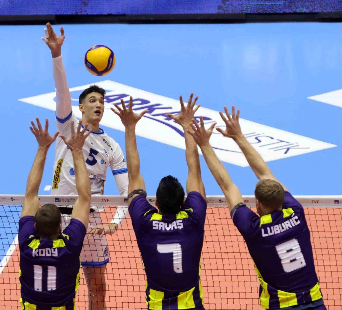 Arkas Spor, CEV Volleyball Cup\'ta Bulgar ekibi Neftohimik Burgas\'a konuk olacak