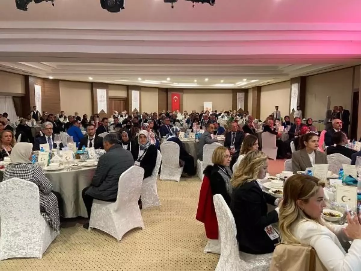 Bakan Tekin: Toplumsal farklılıklarımızı bir kenara itip işimize odaklanmak durumundayız