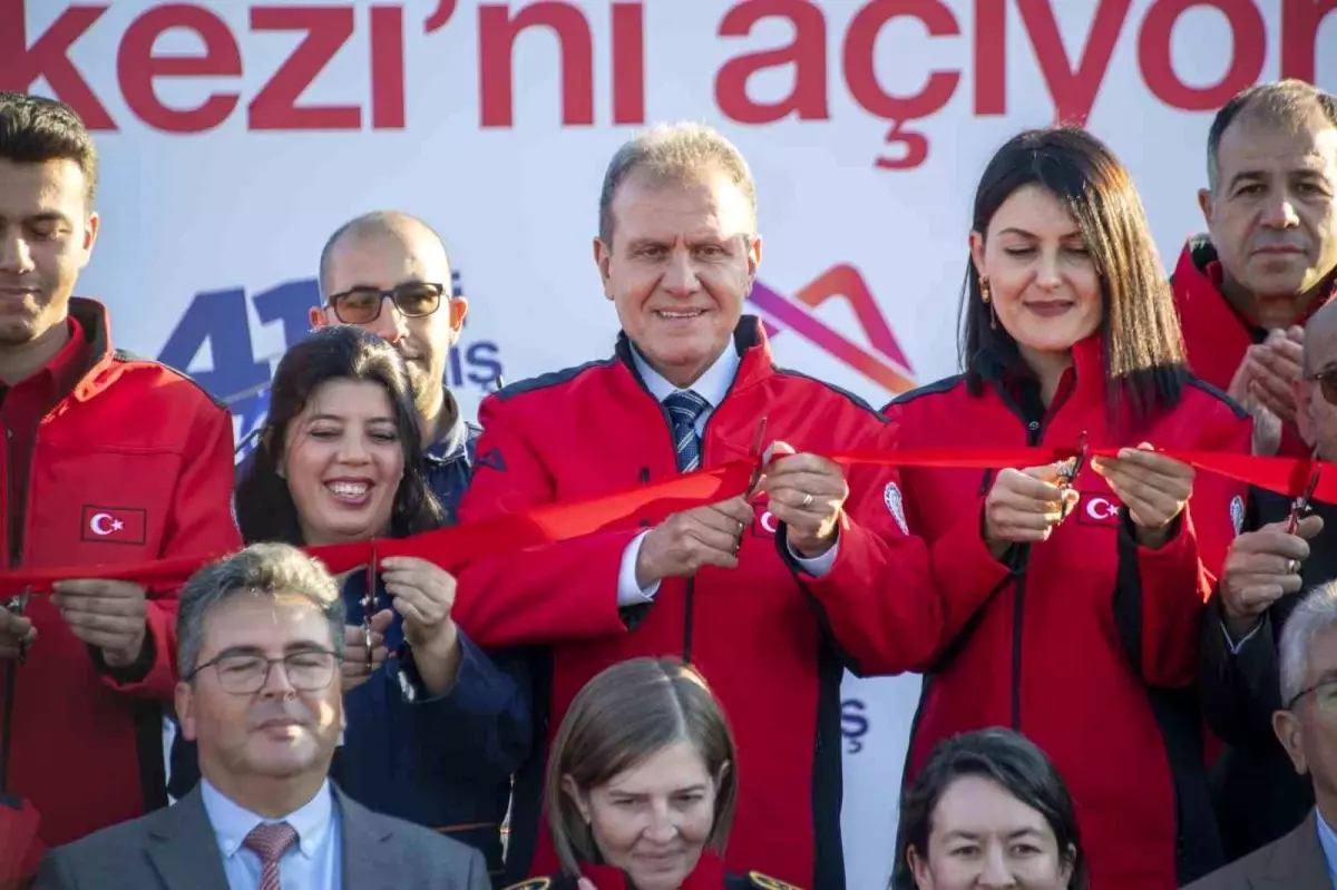 Türkiye\'nin En Kapsamlı İtfaiye Eğitim Merkezi Mersin\'de Açıldı